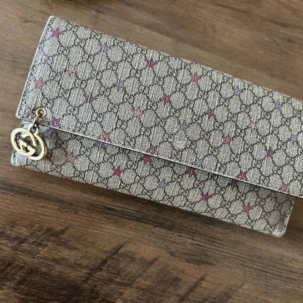 Gucci Beige and Red Patterned Clutch
